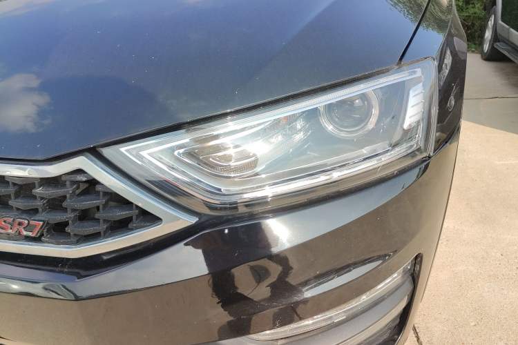 Used Zotye SR7 2016 1.5T CVT Cube Heart Edition China V Standard
