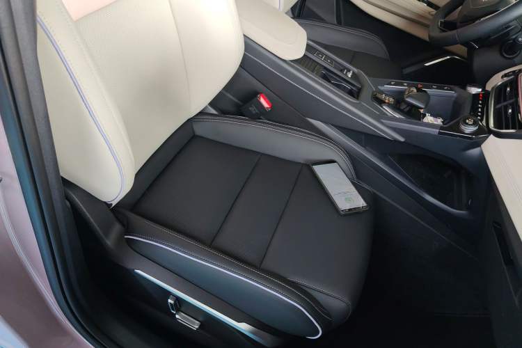 Used Lynk & Co 06 2023 Remix 1.5T Shero
