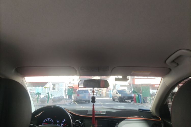 Used Hyundai Verna (new generation) 2016 1.4L Manual Cool Edition GLS Headliner