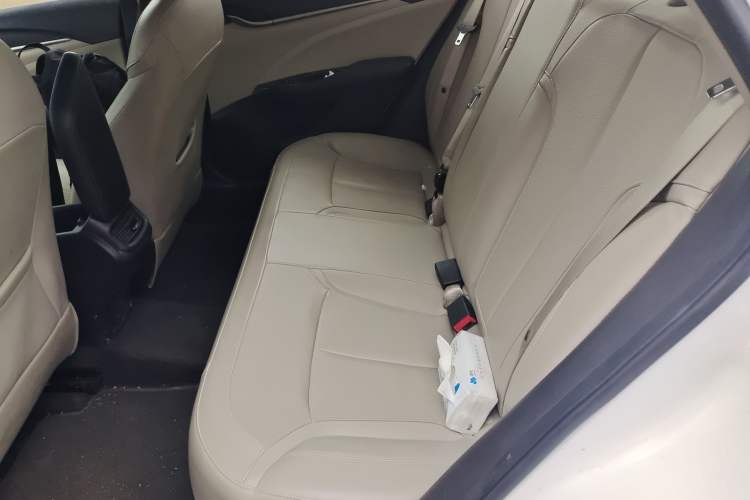 Used Buick GT 2019 15T Dual-Clutch Connected Elite Model China VI Left Rear Seat