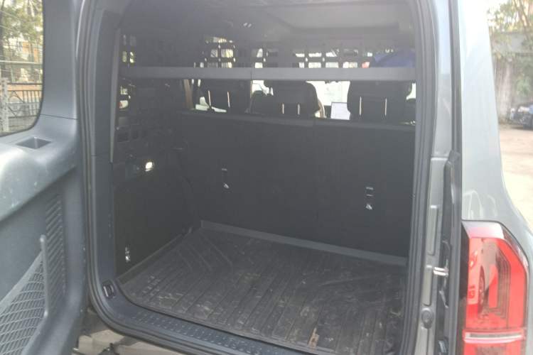 Used Formula Leopard Leopard 5 2024 Cloud Ride Luxury Edition