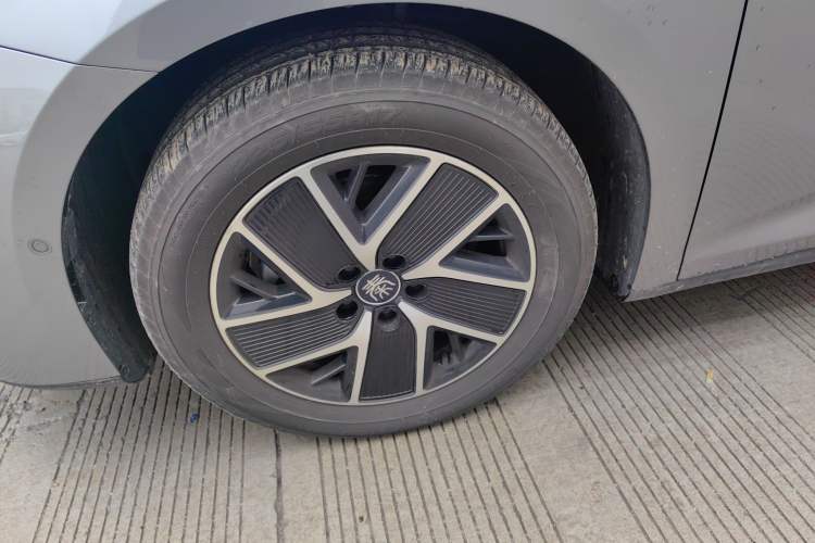 Used BYD Qin L 2025 DM-i Smart Drive 120KM Superior Model
