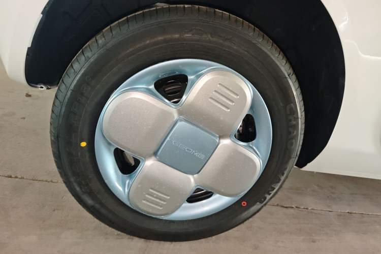 Used Geely Galaxy Panda 2024 Panda Mini 200km Endurance Bear Right Rear Wheel Hub