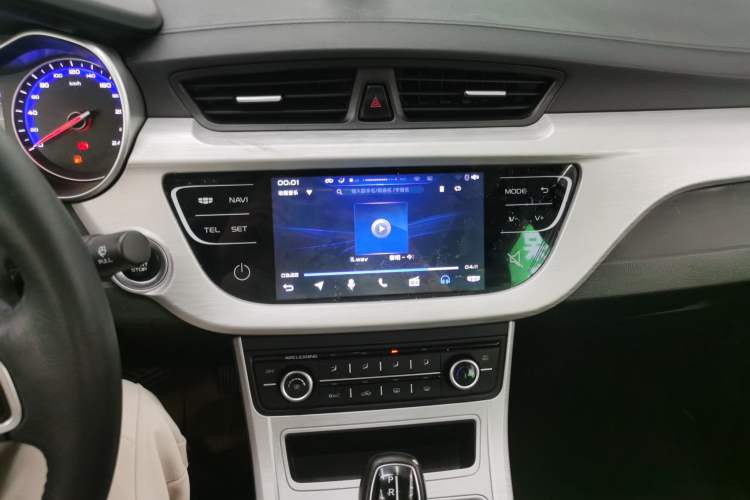 Used Geely Auto Vision 2019 Upgraded Model 1.5L CVT Prestige Version China VI Standard Audio And AC Panel