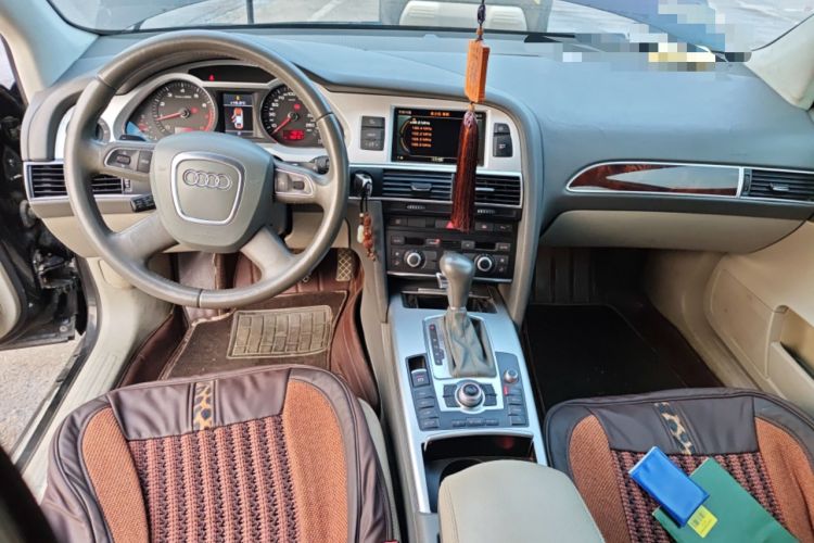 Used Audi A6L 2011 2.0 TFSI Automatic Standard Edition Center Console