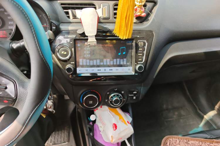 Used Kia K2 2012 Sedan 1.4L MT GLS Commemorative Edition Audio And AC Panel