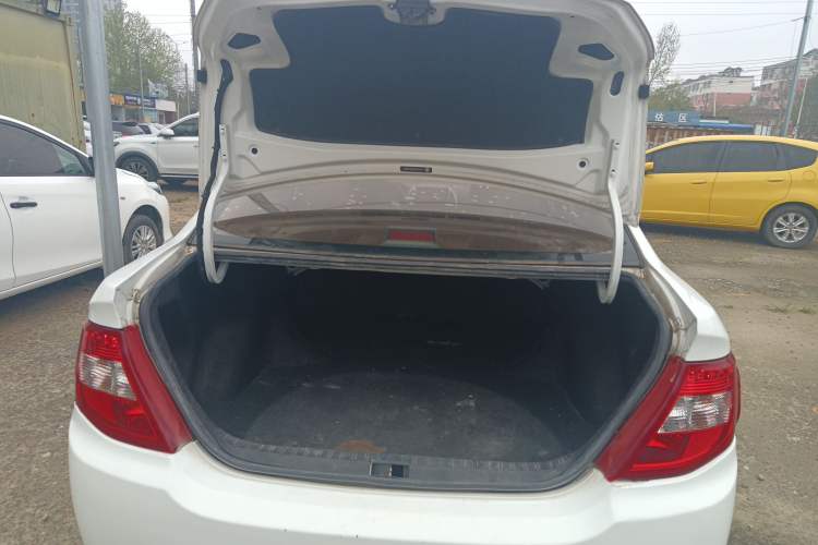 Used BYD F3 2015 Energy-Efficient Model 1.5L Manual Comfort Edition Trunk