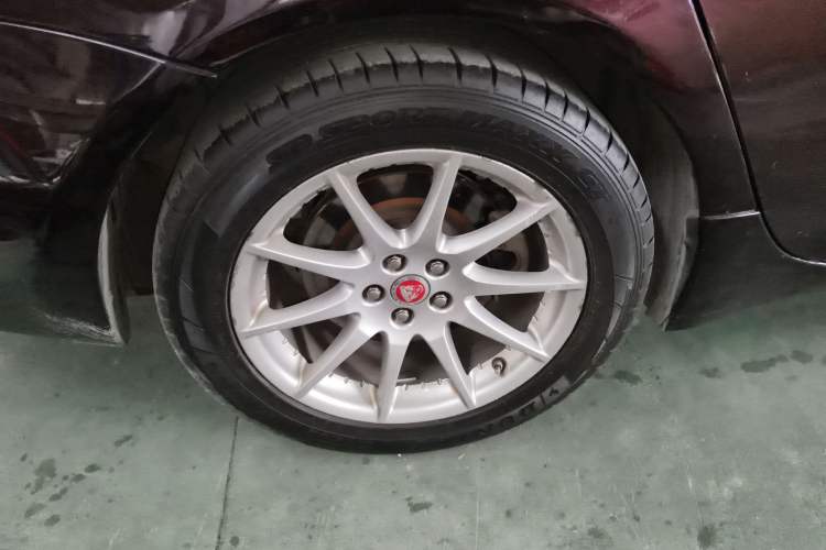 Used Jaguar XJ 2014 XJL 2.0T Two-Wheel-Drive Elegant Business Edition
