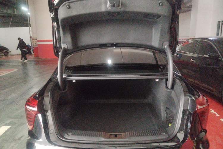 Used Hongqi H5 2024 2.0T Automatic Smart Connect Flagship Edition
