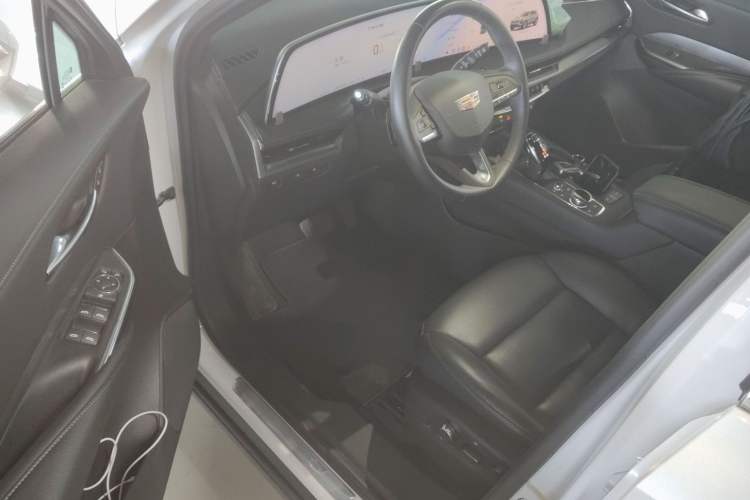 Used Cadillac XT4 2024 28T Two-Wheel-Drive Prestige Version
