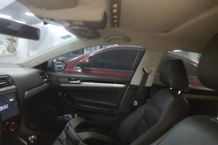 Used Volkswagen Sagitar 2015 230TSI Manual Comfort Version
