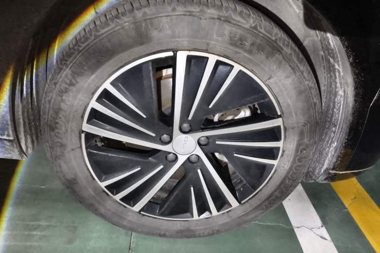 Used Lynk & Co 08 EM-P 2023 120km Long-Range Halo