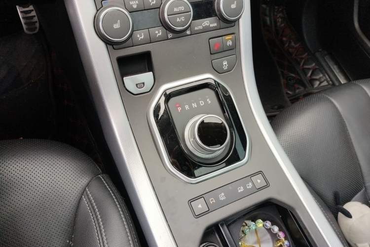 Used Land Rover Range Evoque 2015 2.0T Five-Door Sporty Edition Gear Lever