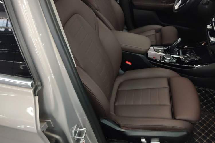 Used BMW X3 2021 xDrive25i Luxury Package Right Front Seat