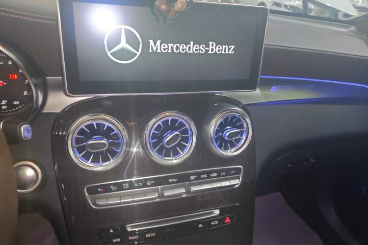 Used Mercedes-Benz GLC 2019 GLC 260 4MATIC Luxury Model