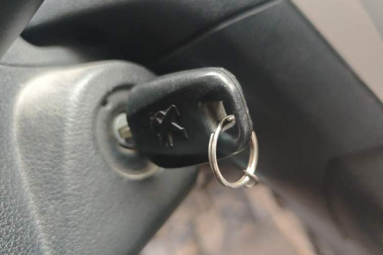 Used Peugeot 301 2016 1.6L Manual Happiness Edition