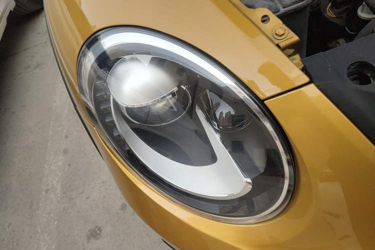 Used Volkswagen Beetle 2017 180TSI Dune Off-Road Edition Right Front Headlight