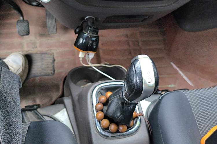 Used Dongfeng Yufeng EM26 2023 Standard Edition 41.472 kWh Henan Lithium Power Gear Lever