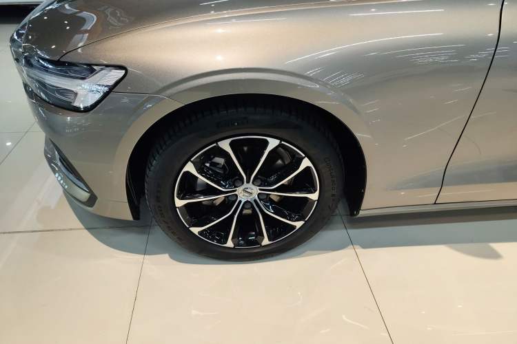 Used Volvo S60 2022 B4 Zhiyi Luxury Edition
