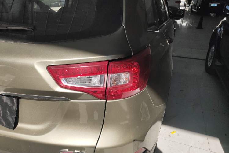 Used Changan CS75 2014 1.8T Automatic Prestige Model China V Standard
