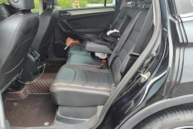 Used Volkswagen Tiguan L 2021 330TSI Automatic Two-Wheel Drive Smart Edition Left Rear Seat