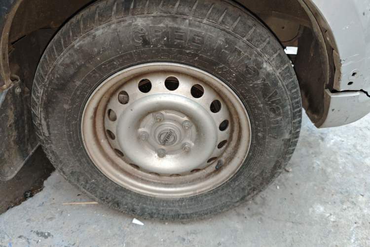 Used Jinbei New Dolphin EV 2023 Comfort-Style Van Corrugated Version 42.3 kWh
