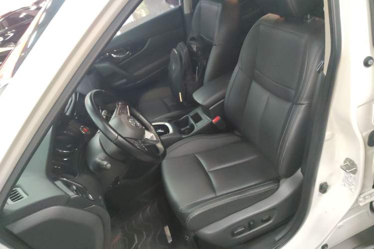 Used Nissan X-Trail 2022 2.0L Two-Wheel Drive Smart Connect Premium Edition
