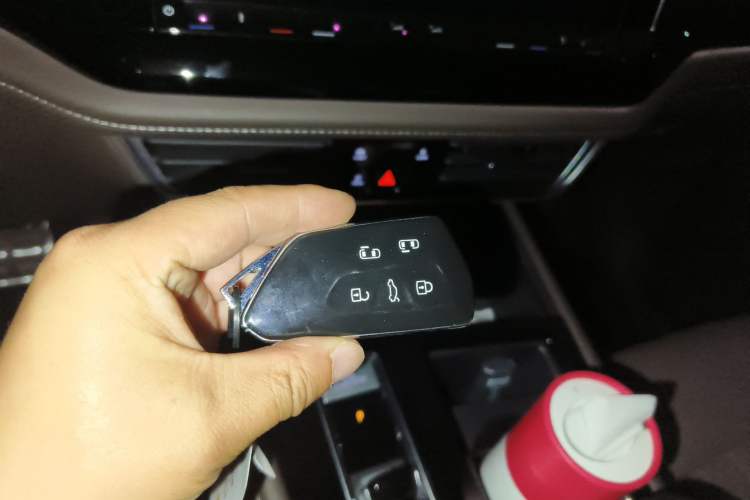 Used Volkswagen Viloran 2022 380TSI Luxury Edition
