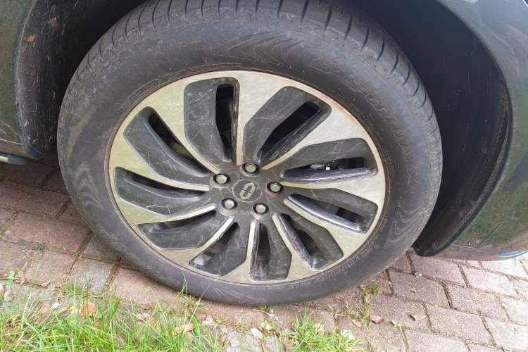 Used Hima AITO M7 2022 1.5T Four-Wheel Drive Luxury Edition Right Front Wheel Hub