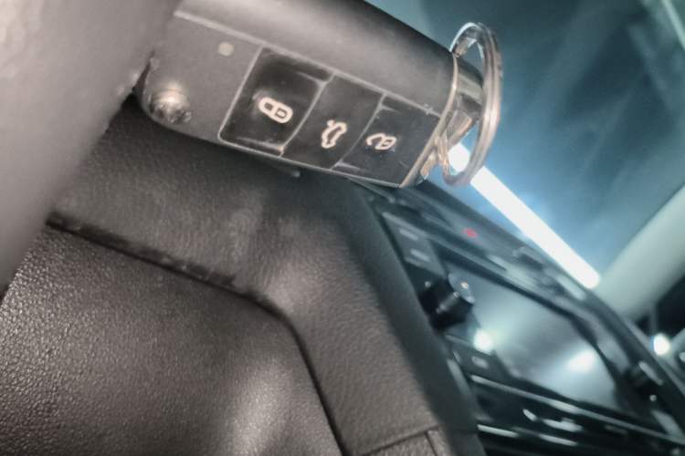 Used Volkswagen Golf 2018 230TSI Automatic Comfort Model Vehicle Key