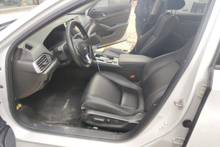 Used Honda Accord 2022 260TURBO Phantom Night · Prestige Edition Left Front Seat