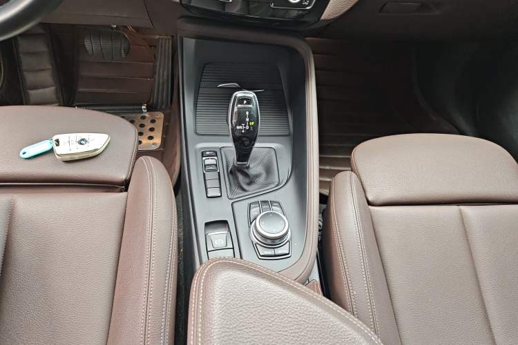 Used BMW X1 2020 sDrive25Li Leading Model Gear Lever