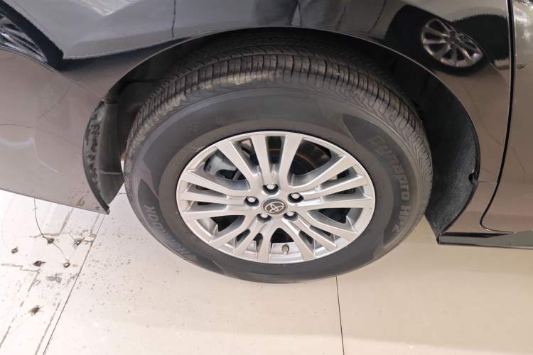 Used Toyota SIENNA 2021 2.5L Hybrid Comfort Edition Exterior 5