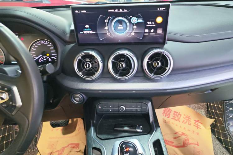 Used Wey VV5 2020 1.5T Two-Wheel Drive Color Pioneer