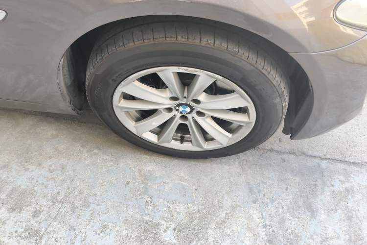 Used BMW 5 Series 2013 525Li Leading Model Right Front Wheel Hub