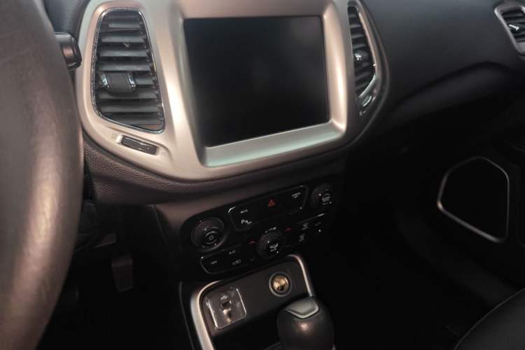 Used Jeep Compass 2017 200T Automatic Family Edition