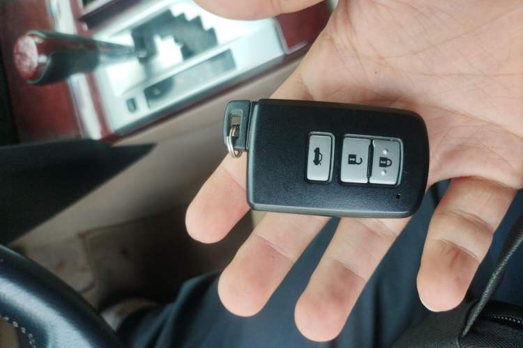 Used Toyota Camry 2012 2.5G Luxury Edition Vehicle Key