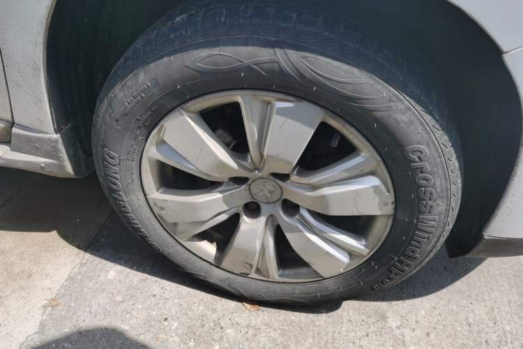 Used Peugeot 2008 2014 1.6L Automatic Fashion Edition Right Front Wheel Hub