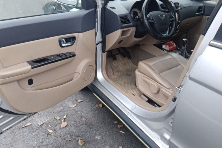 Used Wuling Hongguang 2014 1.5L S Luxury Model
