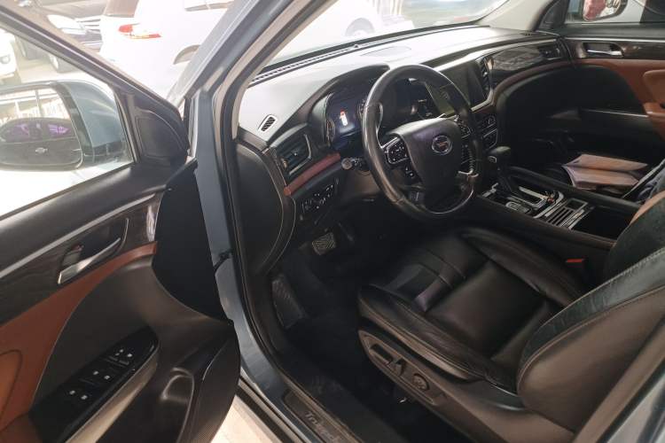 Used GAC Trumpchi GS8 2017 320T Two-Wheel Drive Luxury Edition (7 Seats)