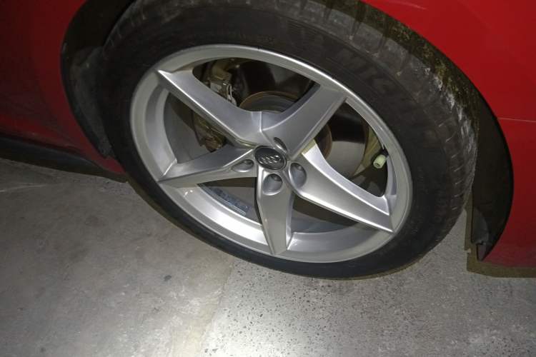 Used Audi A5 2017 Cabriolet 40 TFSI Fashion Model Right Front Wheel Hub