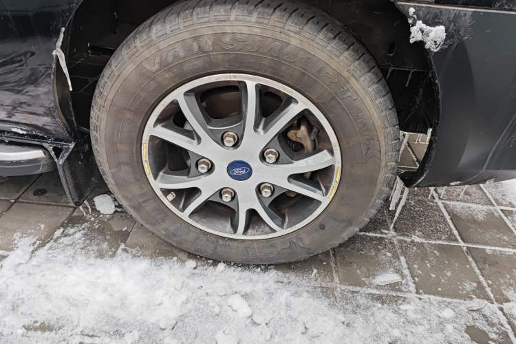 Used Ford Transit 2023 2.0T Gasoline Automatic Multi-Function Commercial Vehicle Mid-Drive Mid-Roof 5/6 Seats
