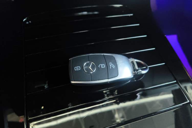 Used Mercedes-Benz A-Class 2022 Revised Version A 200 L Sport Sedan Fashionable Style
