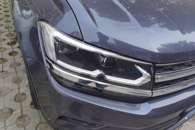 Used Volkswagen Tharu 2021 280TSI Two-Wheel-Drive Luxury Edition Right Front Headlight