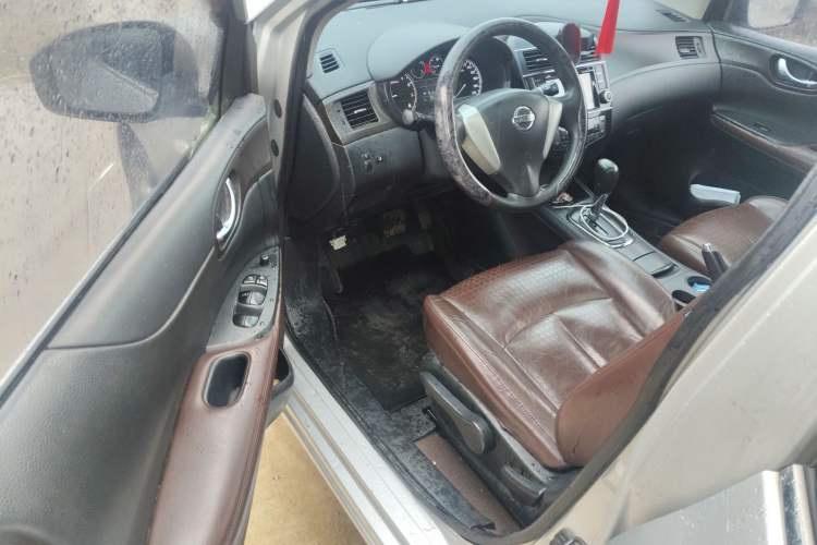 Used Nissan Tiida 2013 1.6L CVT Cool Cafe Edition