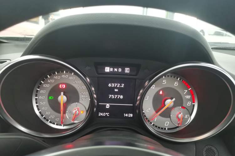 Used Mercedes-Benz SLK-Class 2011 SLK 200 Fashion Model
