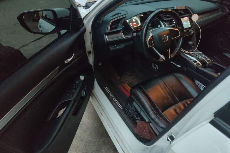 Used Honda Civic 2016 220TURBO CVT Luxury Edition