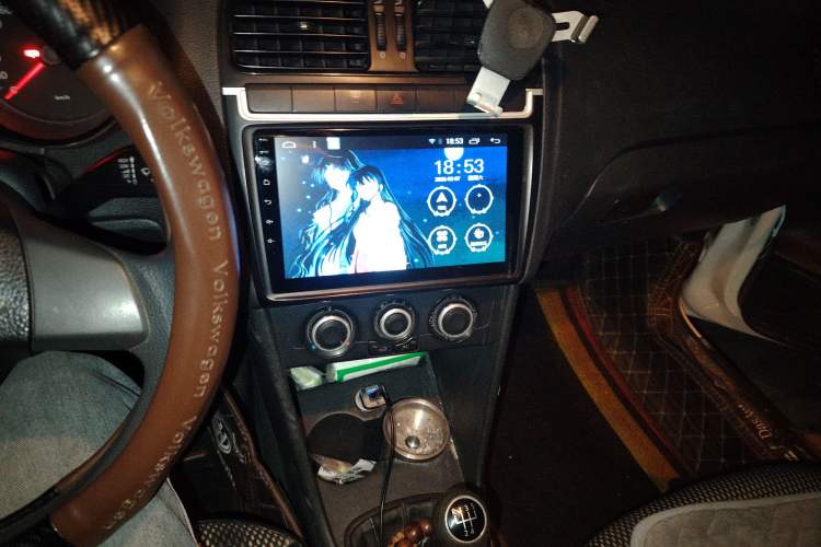 Used Volkswagen Polo 2013 1.4L Manual Fashion Edition Audio And AC Panel