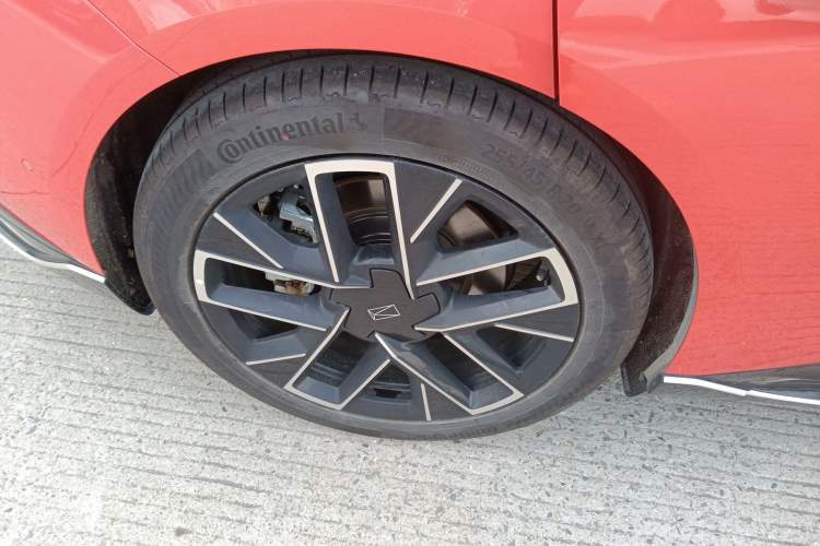 Used Avatr 06 2025 Pro Range-Extended Edition Exterior 5