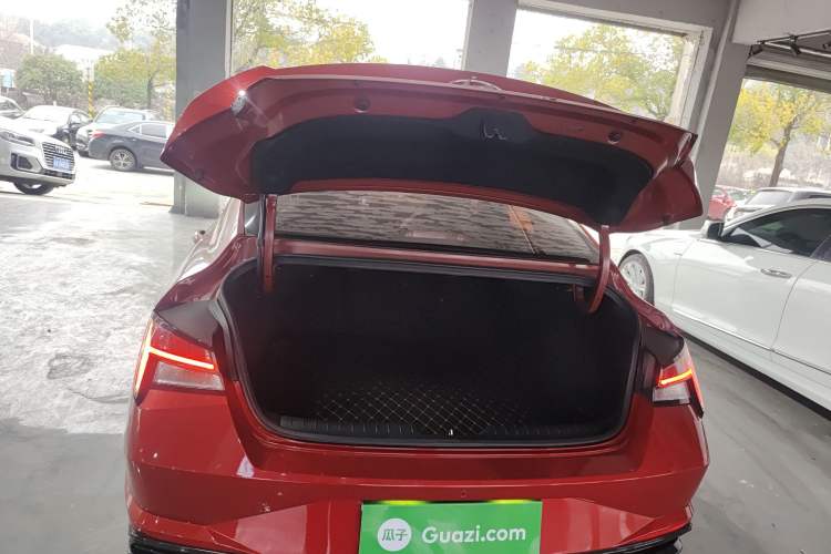 Used Hyundai Elantra 2021 1.5L CVT LUX Prestige Edition